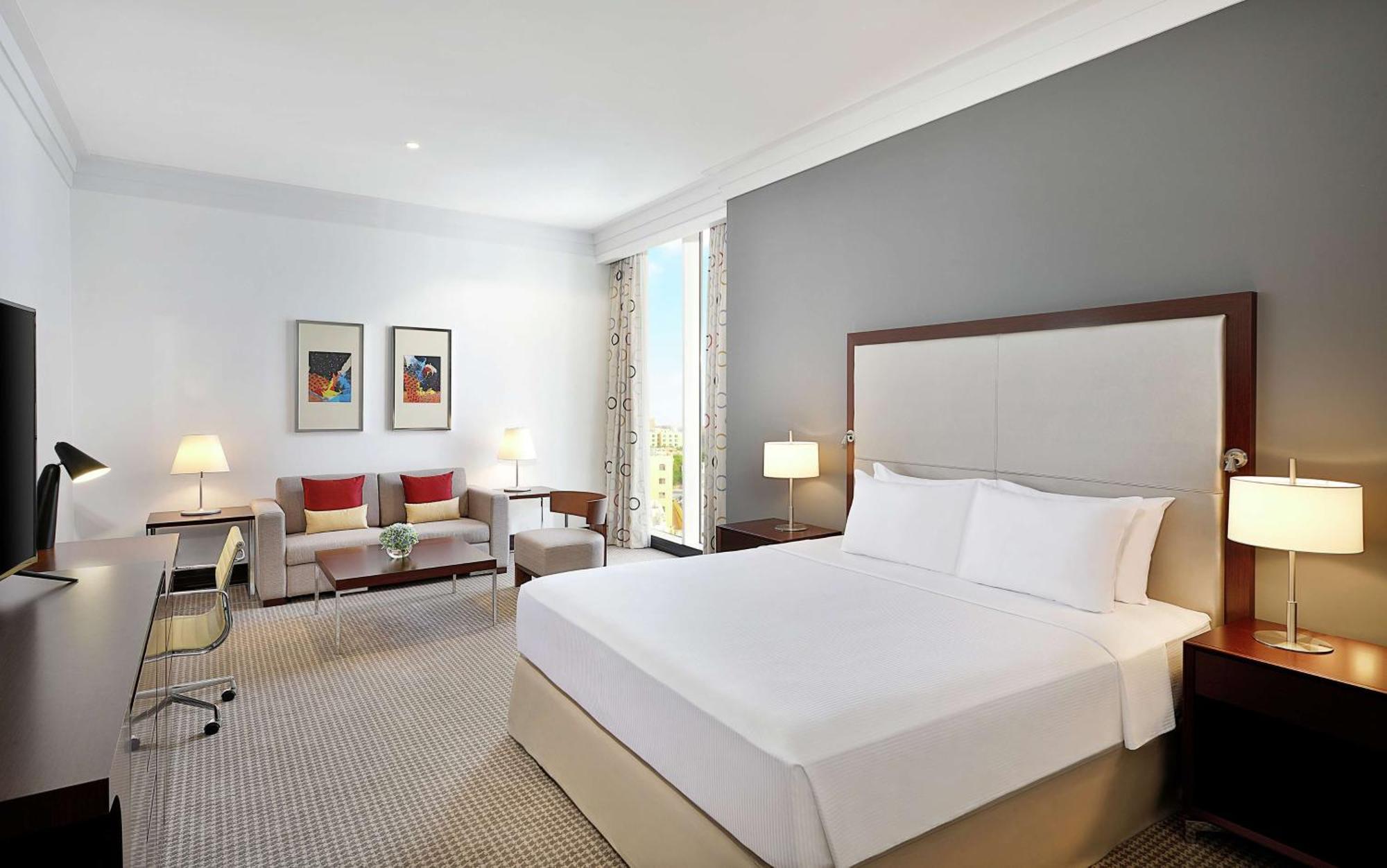 Hotel Doubletree By Hilton Doha - Al Sadd Exterior foto A room at the hotel