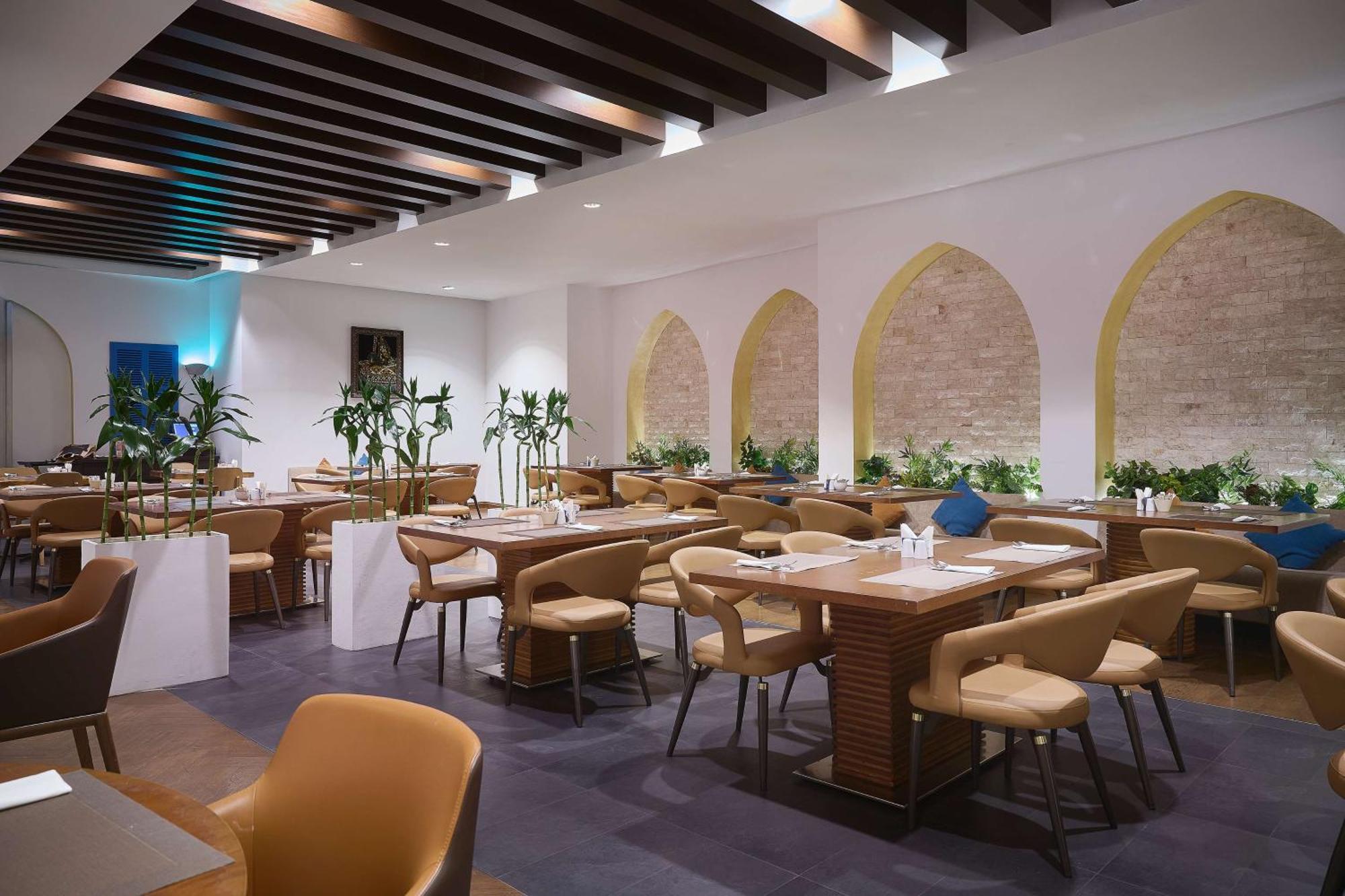 Hotel Doubletree By Hilton Doha - Al Sadd Exterior foto The restaurant